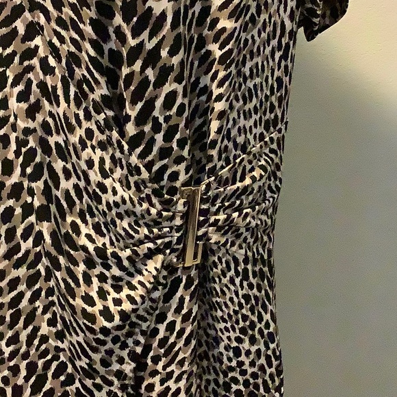 🐆212 Collection Animal Print  Wrap Top XL🐆 - Picture 2 of 6